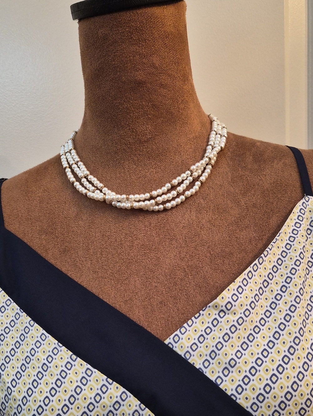 Multi-Strand White Pearl Necklace - Timeless Elegance